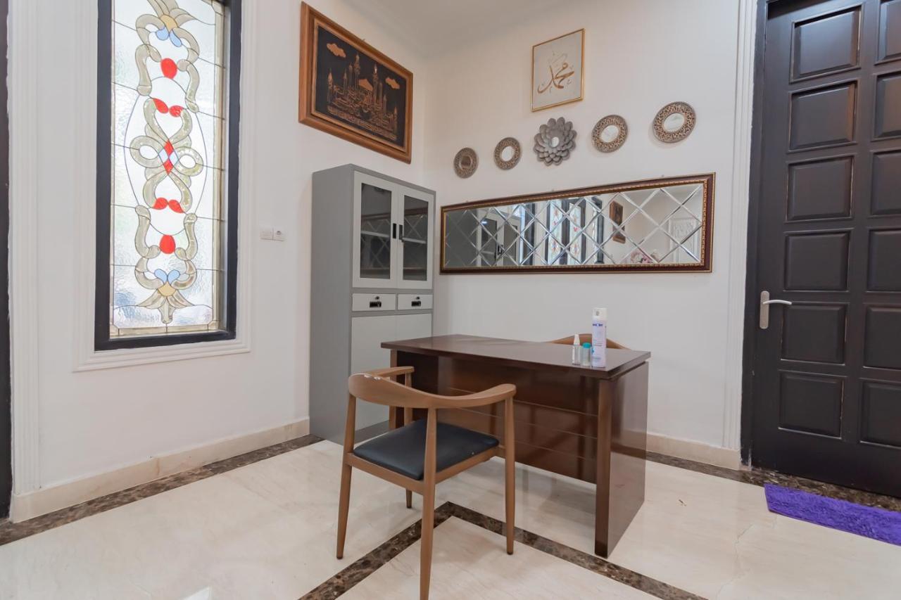 Family Homestay Syariah Cirebon Mitra Reddoorz Dış mekan fotoğraf