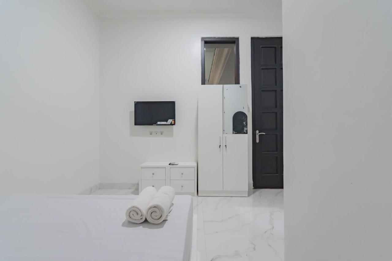 Family Homestay Syariah Cirebon Mitra Reddoorz Dış mekan fotoğraf